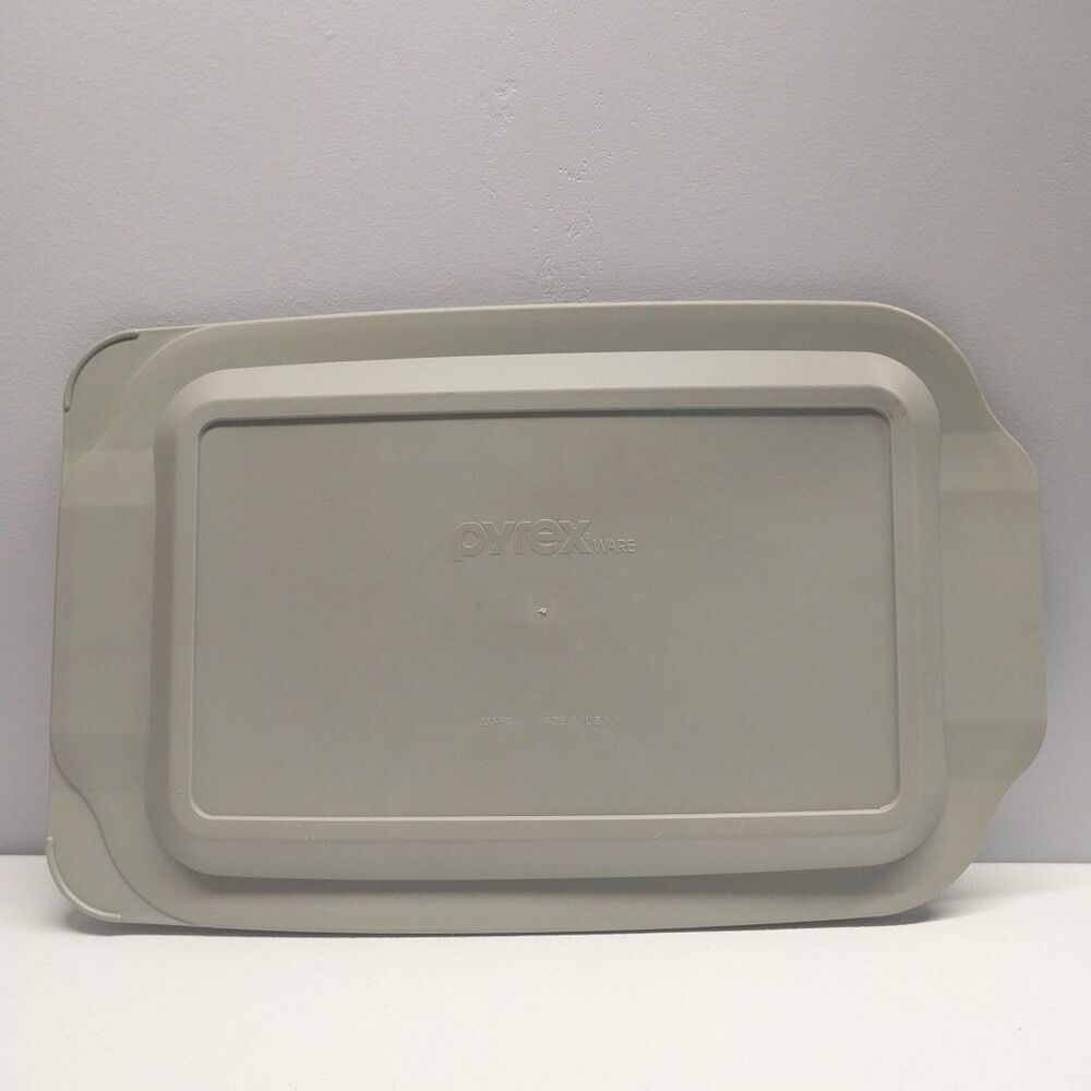 Pyrex 233-PC Replacement Lid Gray Plastic Cover 13x9 3 Qt Made In USA